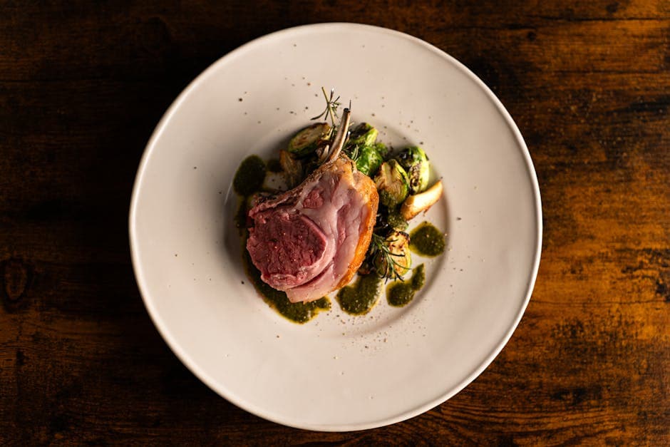 Rosmarinlammeskiver med mangold og balsamicosirup