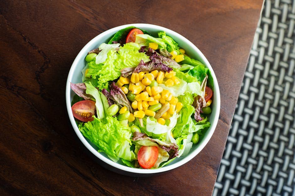 Lagvis salat med kremet hvitløksdressing