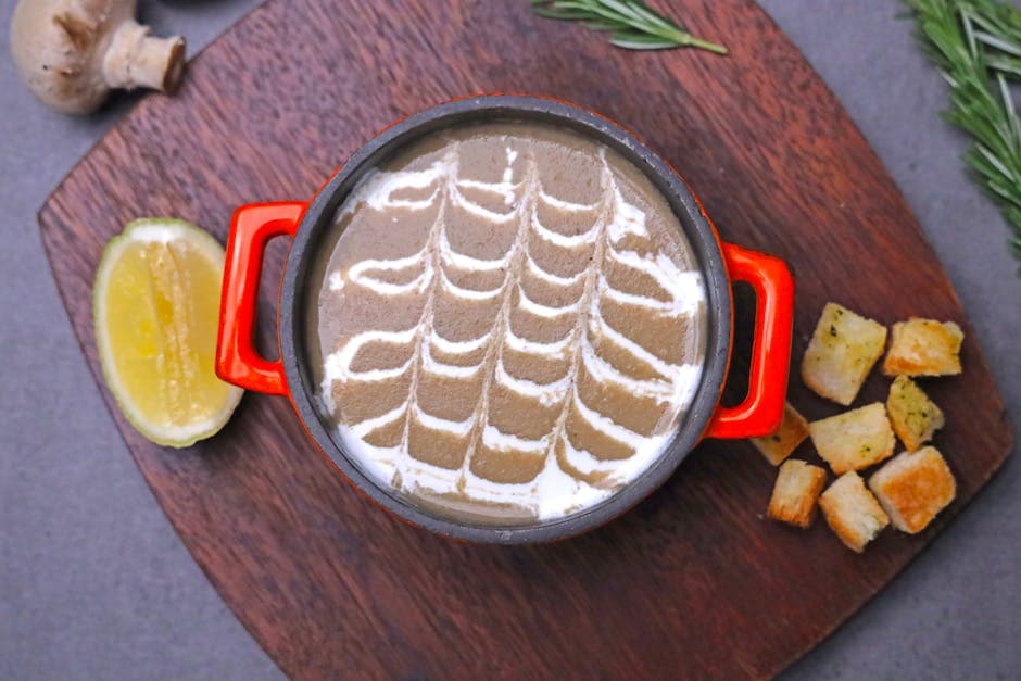 Kremet soppsuppe med pepperrotkrem