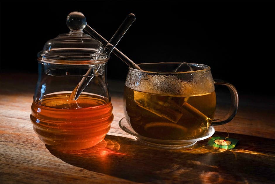 Rensende urtete med ingefær og honning