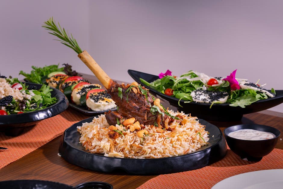 Lam Larb med ris og salat