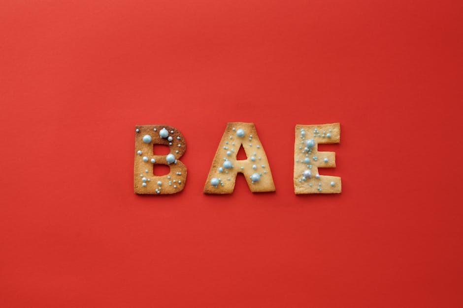 Alfabetkjeks med fargerik glasur