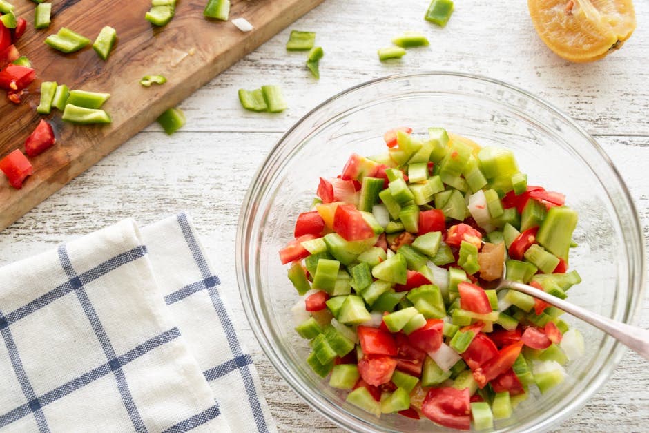 Orzo- og tomatsalat i sitronkopper