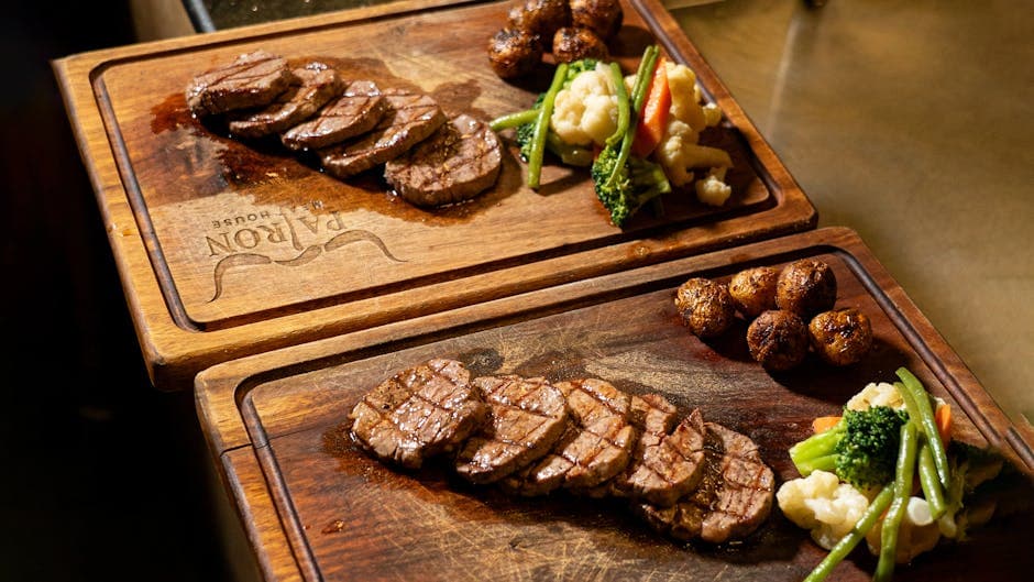 Grillet flankestek med mynte- og koriandermojo