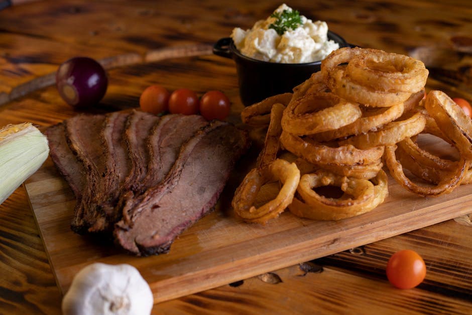 Flankestek med vannmelonsalat og sprø løkringer