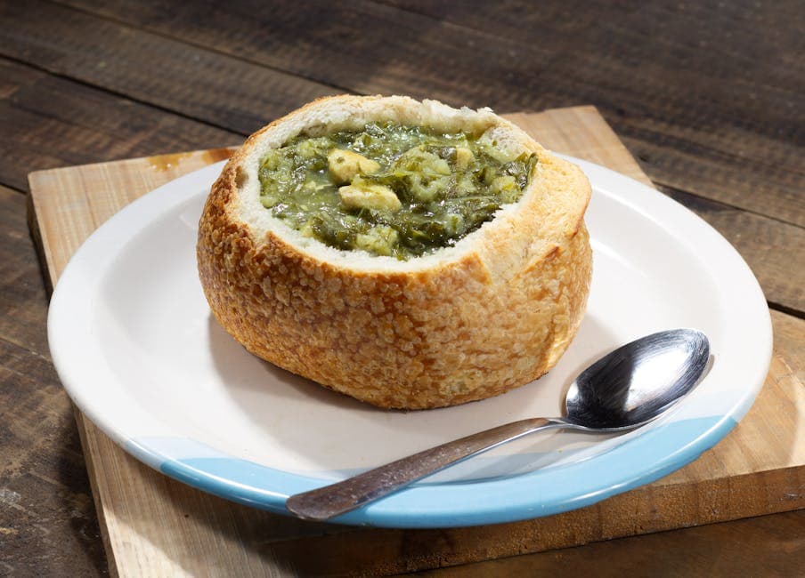 Ostegratinert bønnesuppe i rugbrød