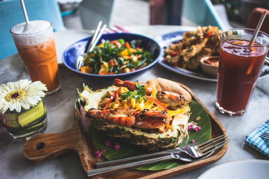 Hummer- og ananassalat med grillede reker