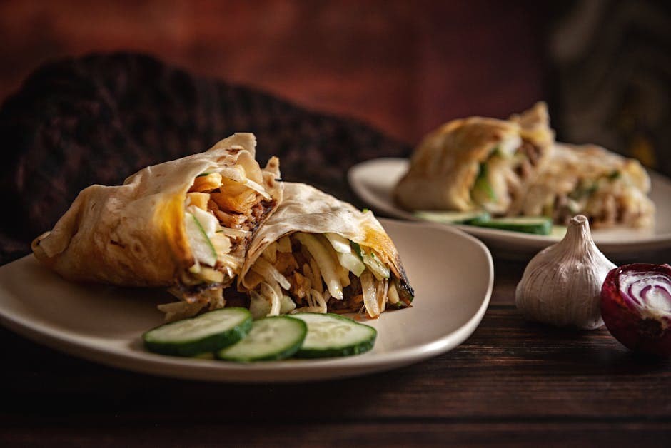 Lagdelt tortillakake med hvitløk og karamellisert løk