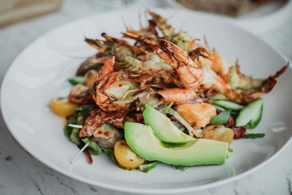 Reke-, mango- og avokadosalat med sitrusdressing