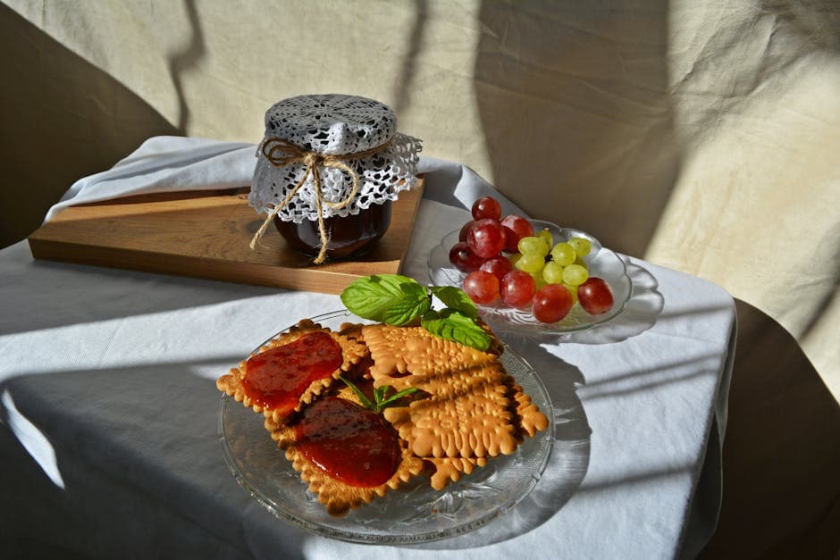 Frokostterter med druesyltetøy og appelsinglasur