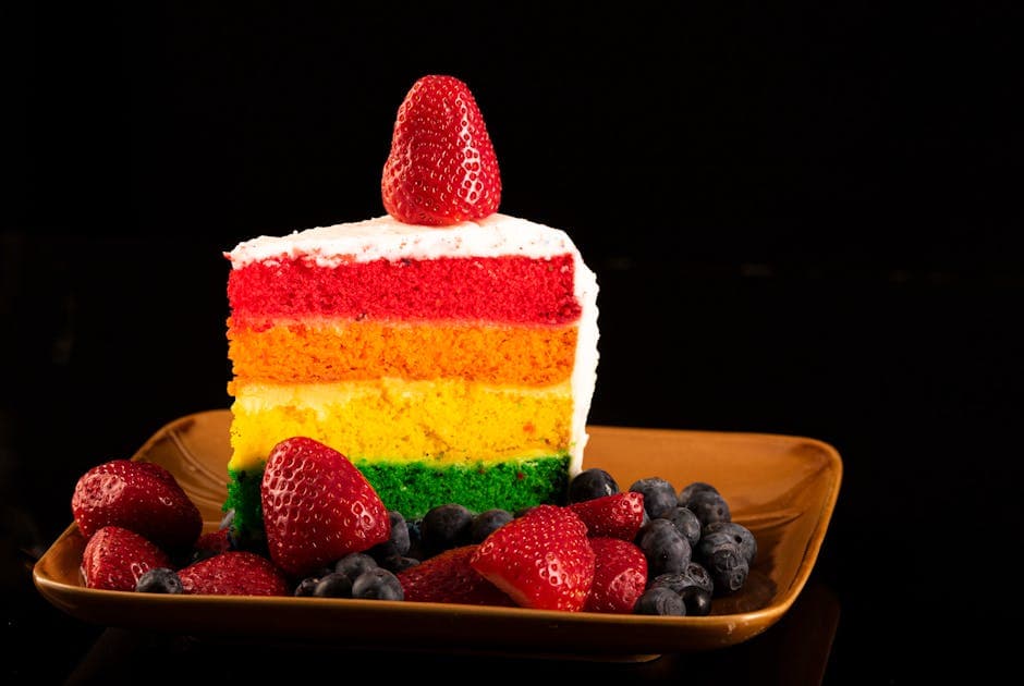 Fargerik regnbuebåndkake med gelé