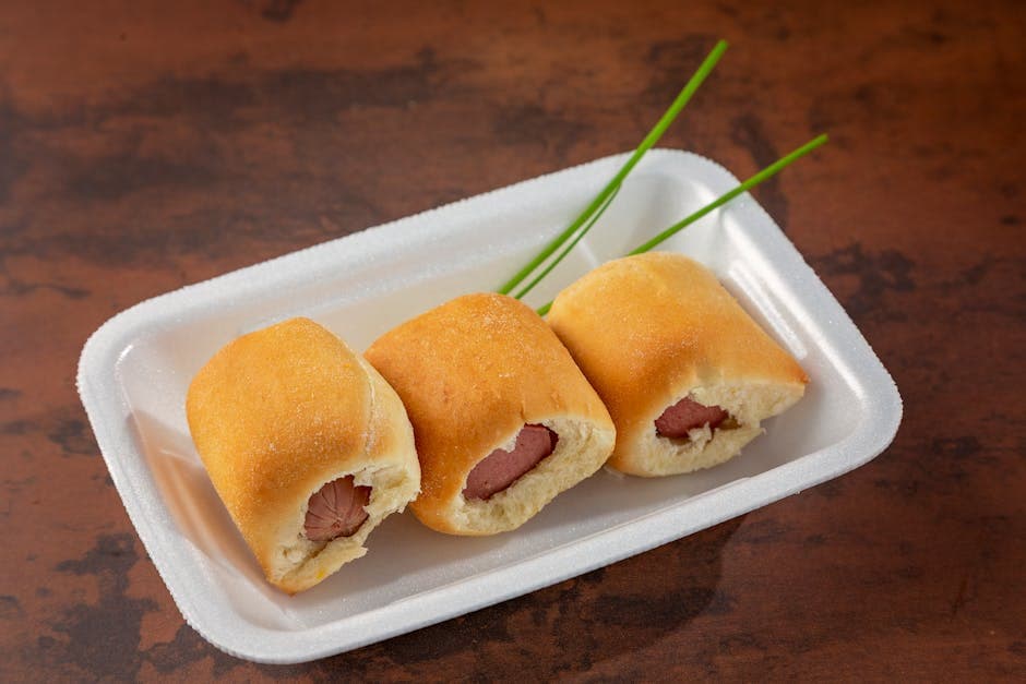 Bakte mini pølser i maisbrød