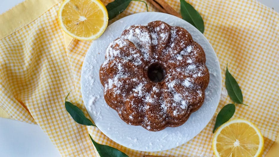 Sitron- og rosebundtkake med minikaker