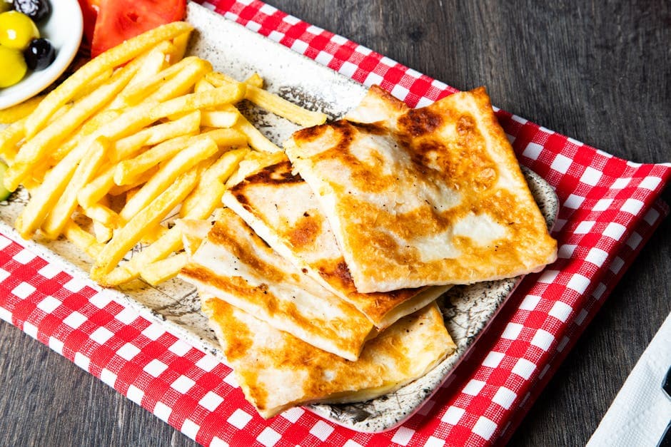 Quesadillas med salsa, ost og oliven