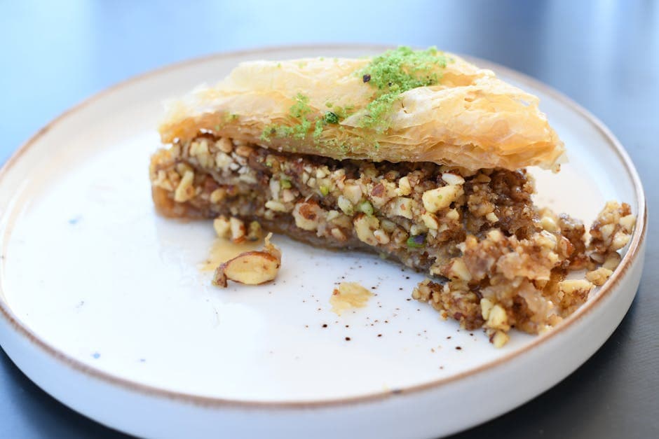 Sjokoladebaklava med nøtter og honningsirup