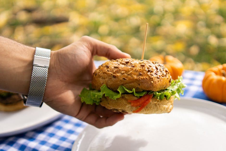 Smakfull vegetarburger med kikerter og grønnsaker