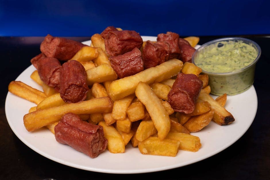 Pølser med sprø pommes frites-røre