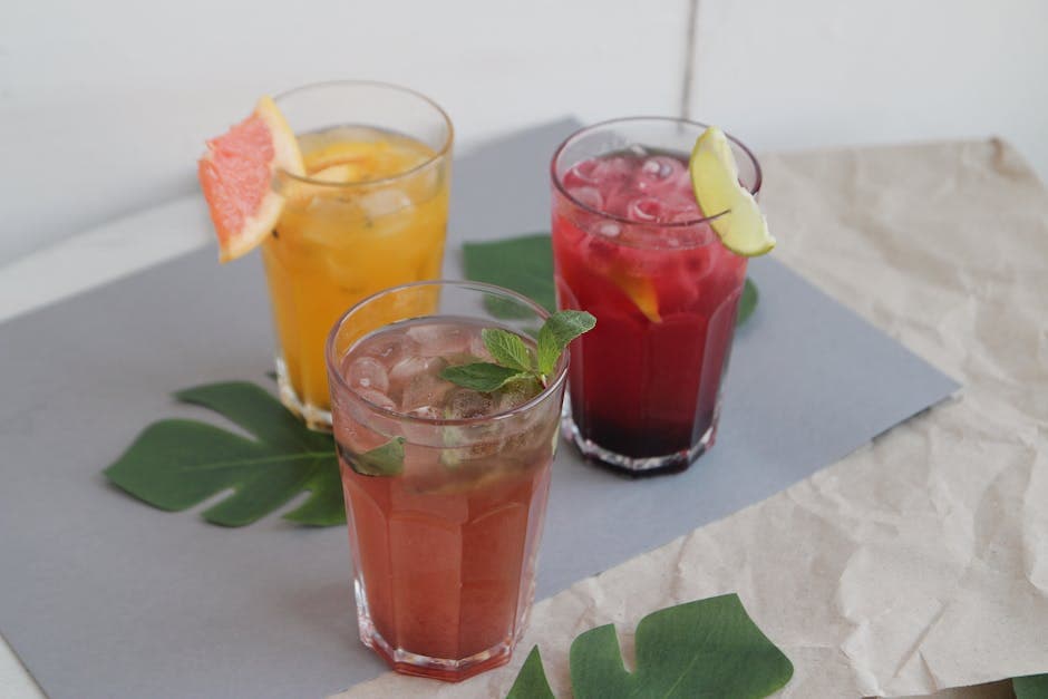 Sitron-ingefær iste med bærkuber