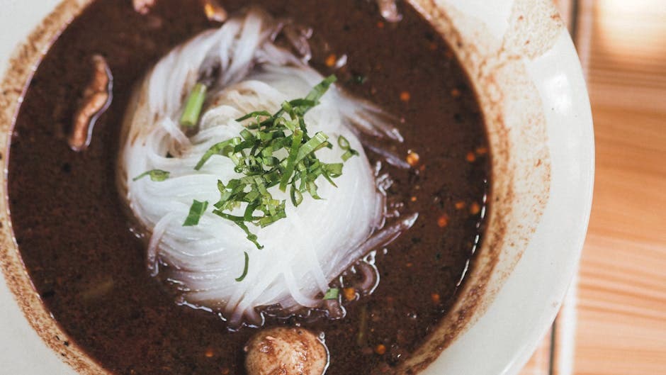 Mings stekte kamskjell med krydret thai risnudelsuppe