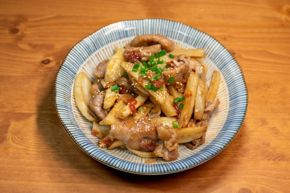 Te-røkt svinekjøtt og mør kålwok