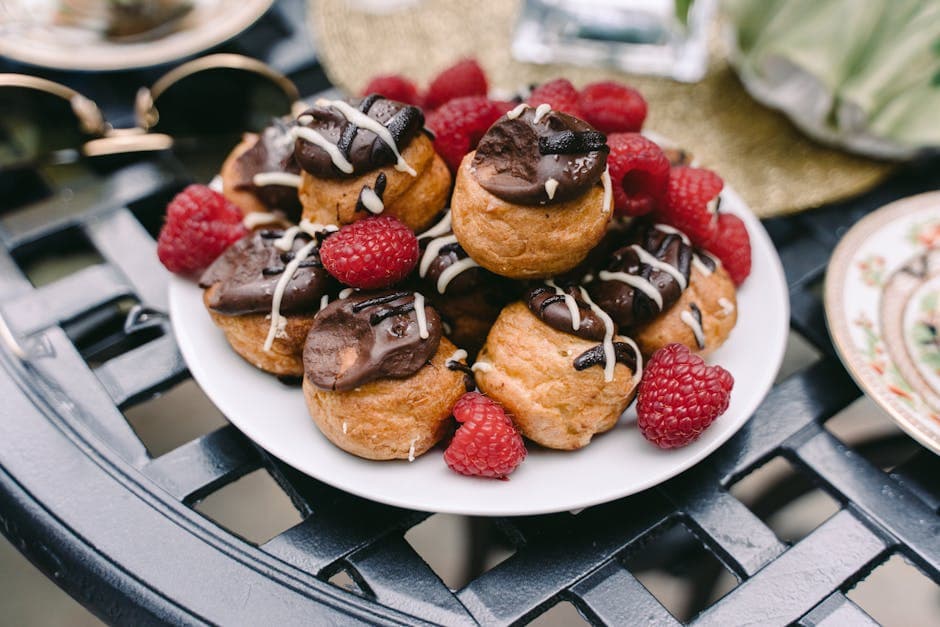 Bringebær- og vaniljekremfylte butterdeigskaker