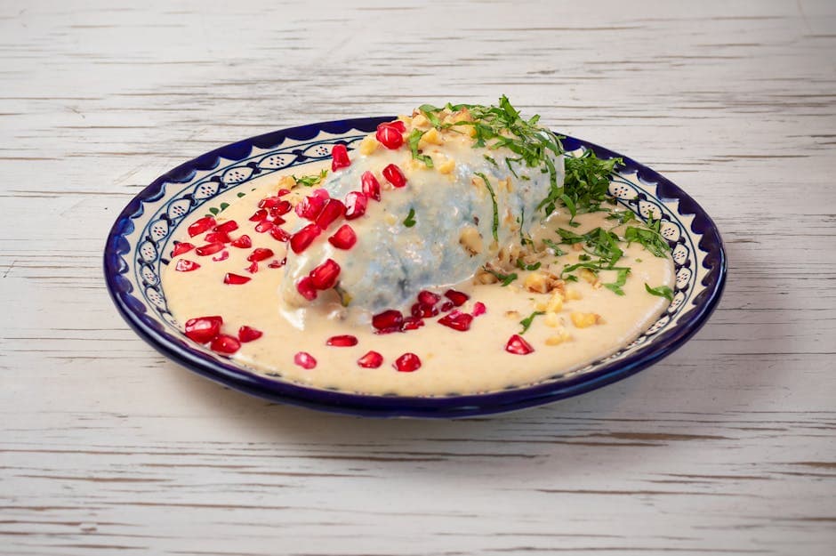 Fylte poblano-chili med kremet valnøttsaus