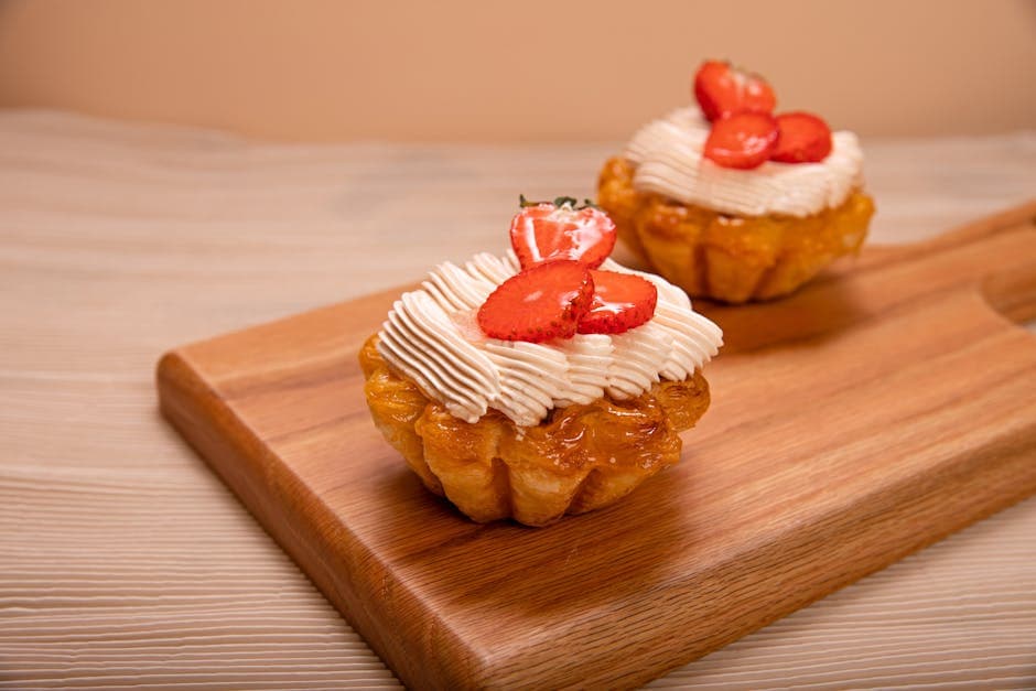 Baba au Rhum-terte med jordbær