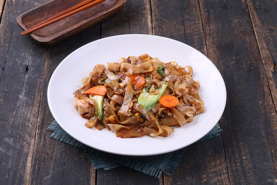 Thai nøttekylling med risnudler