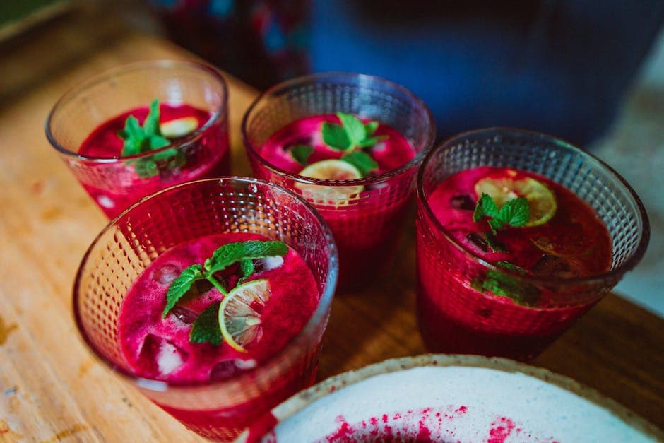 Rosa limonade- og champagne-punch