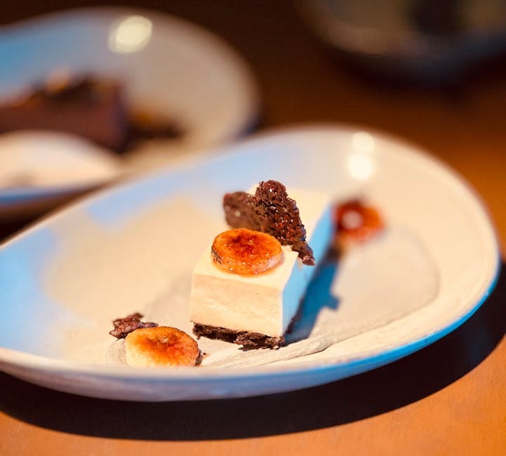 Karamelliserte bananer med espresso- og sjokoladetrekk