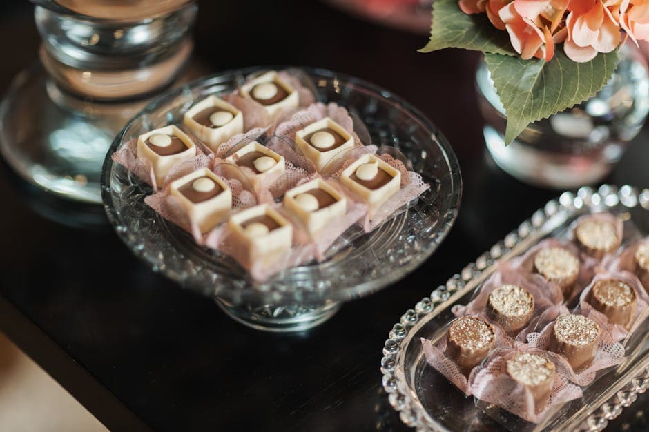 Svart- og hvit sjokolade petit fours