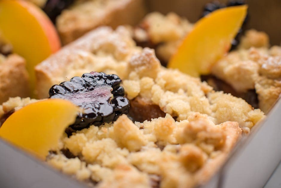 Fersken- og plommekake med kjeks