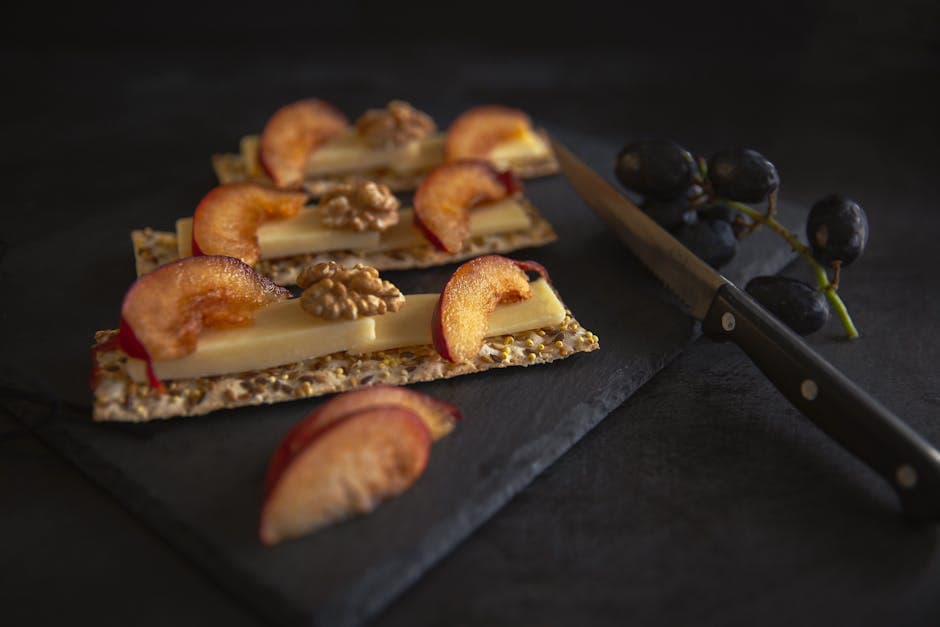 Pekannøtt-ristet geitost med fersken