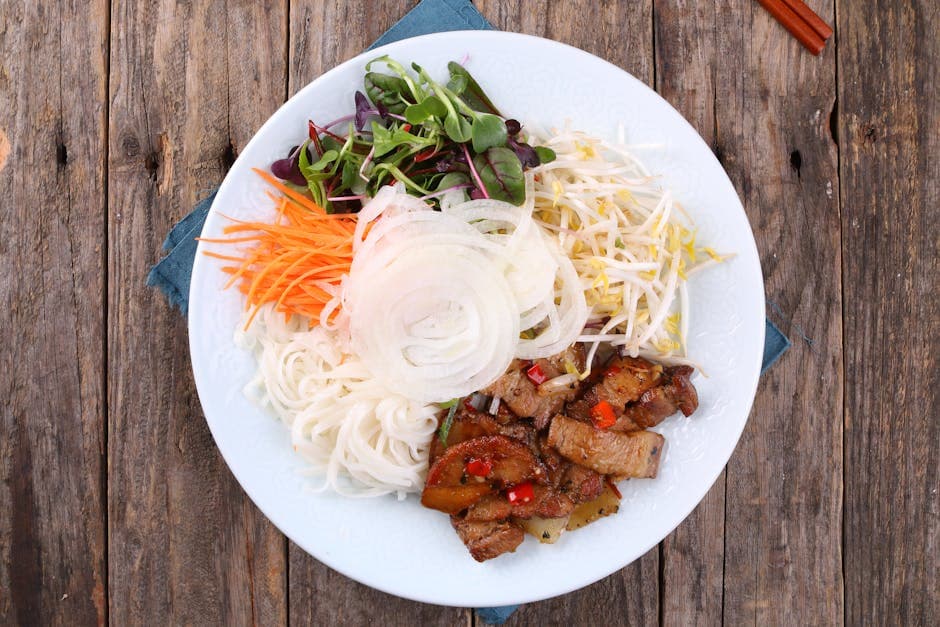 Bun Thit med risnudler og Nuoc Cham