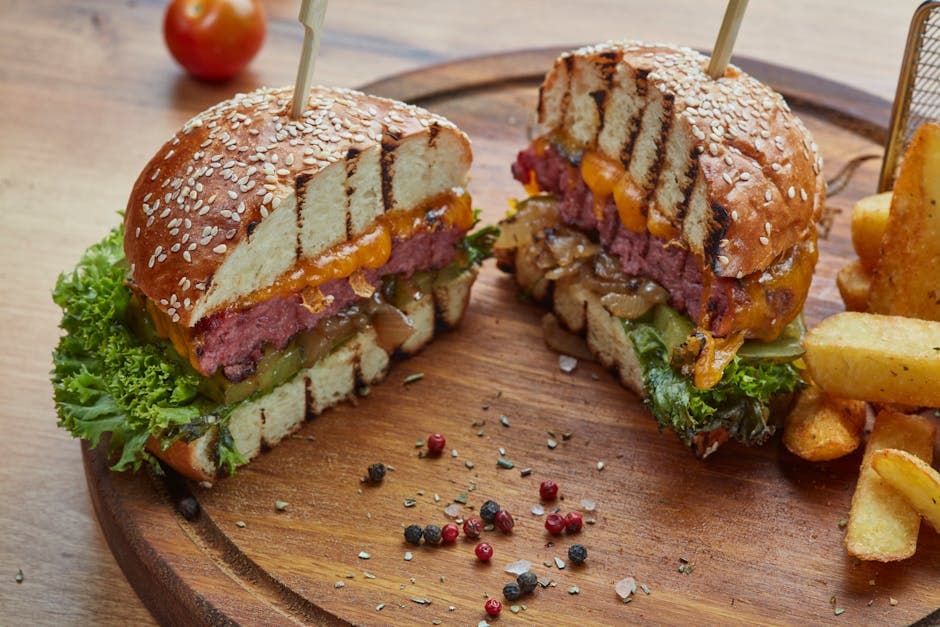 Saftige Cheddarburgere med Worcestershire-saus