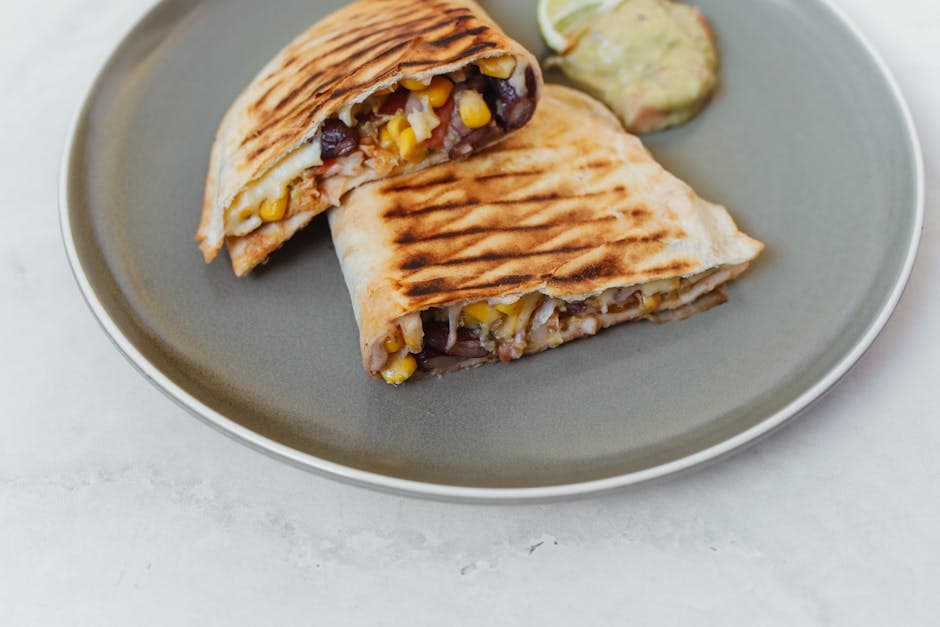 Quesadillas med mango og svarte bønner