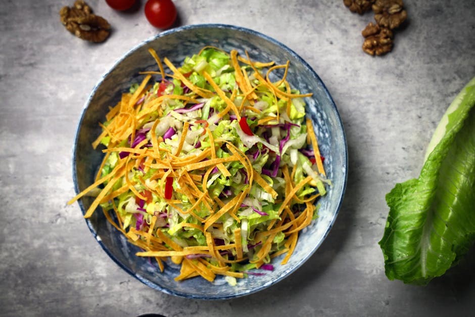 Waldorfkålsalat med eple og valnøtter