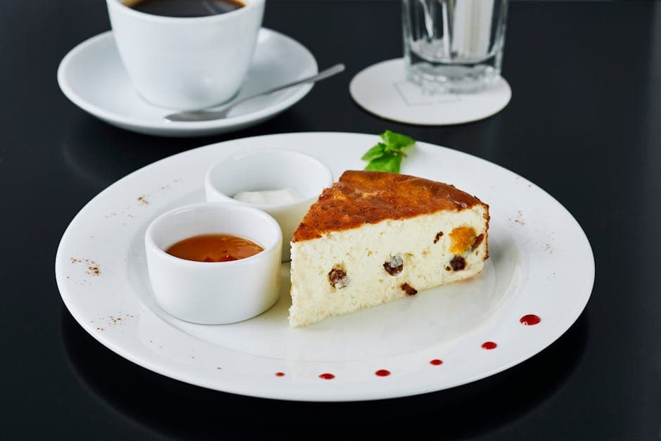 Ostekake med gyldne rosiner