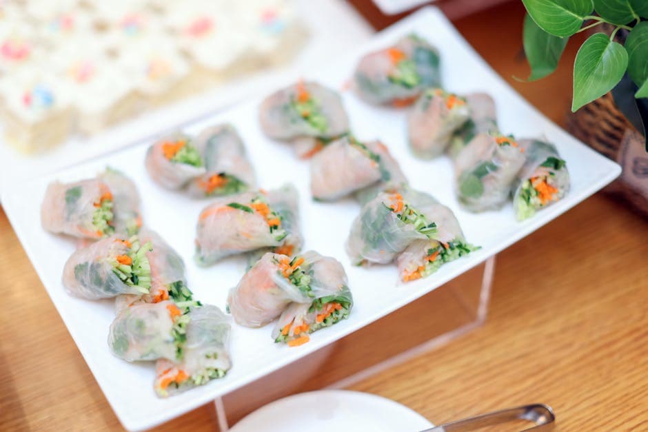 Vegetariske salatwraps med risfyll