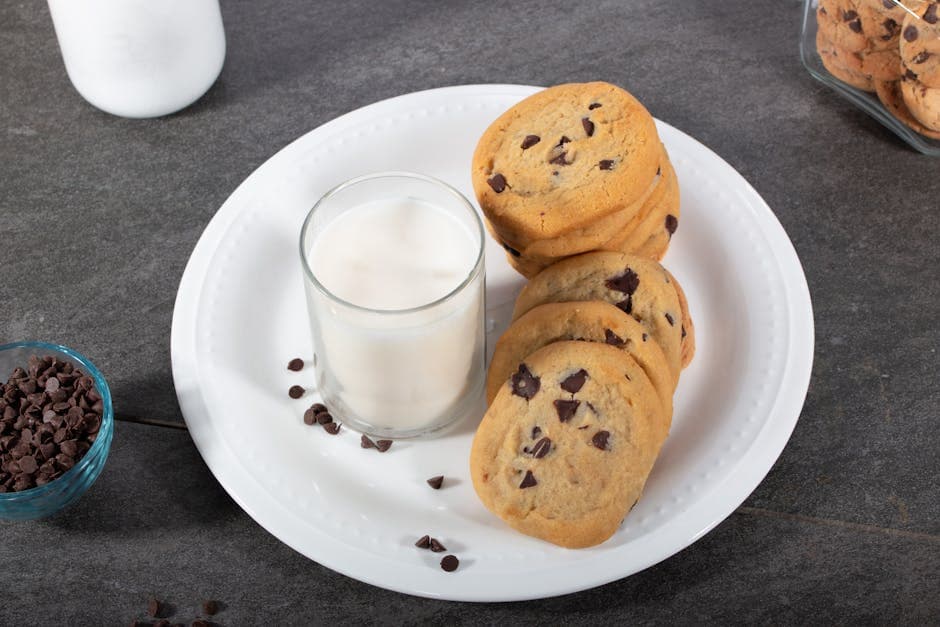 Proteinbiter med sjokoladekjeksdeig