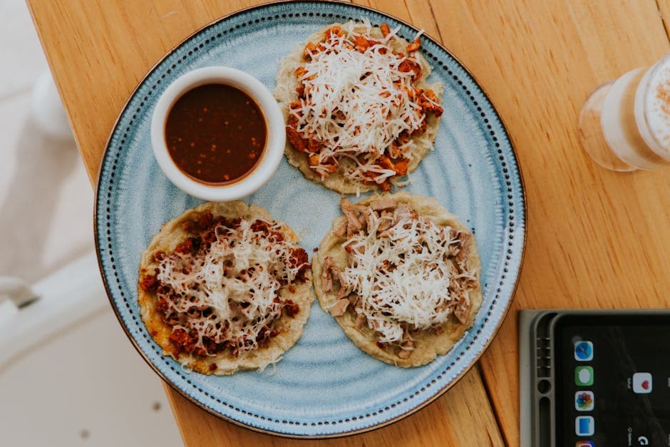 Mini Molletes med bønner og ost