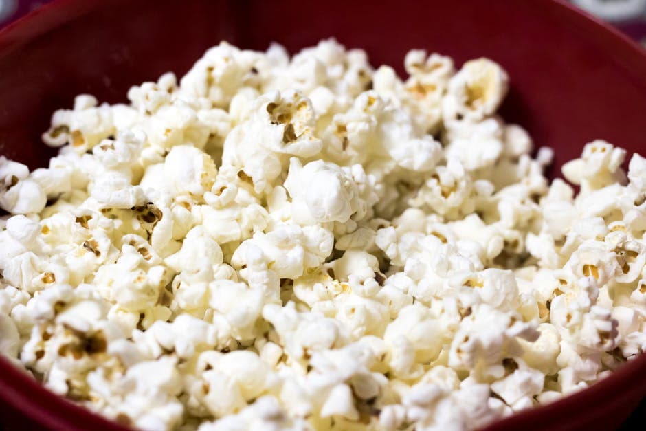 Popcorn med sesam og parmesan