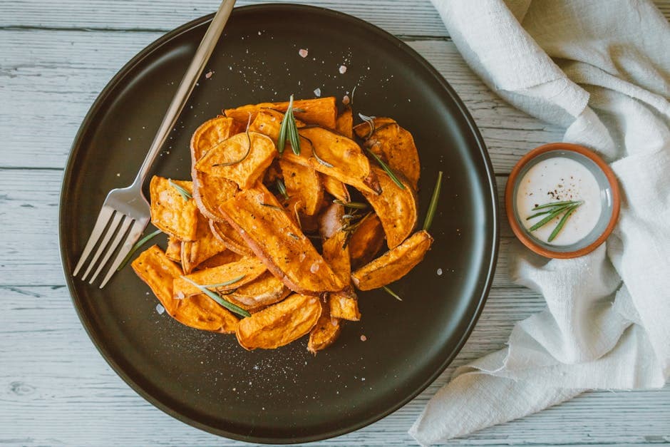 Dill-søtpotetfries med vegansk dipp