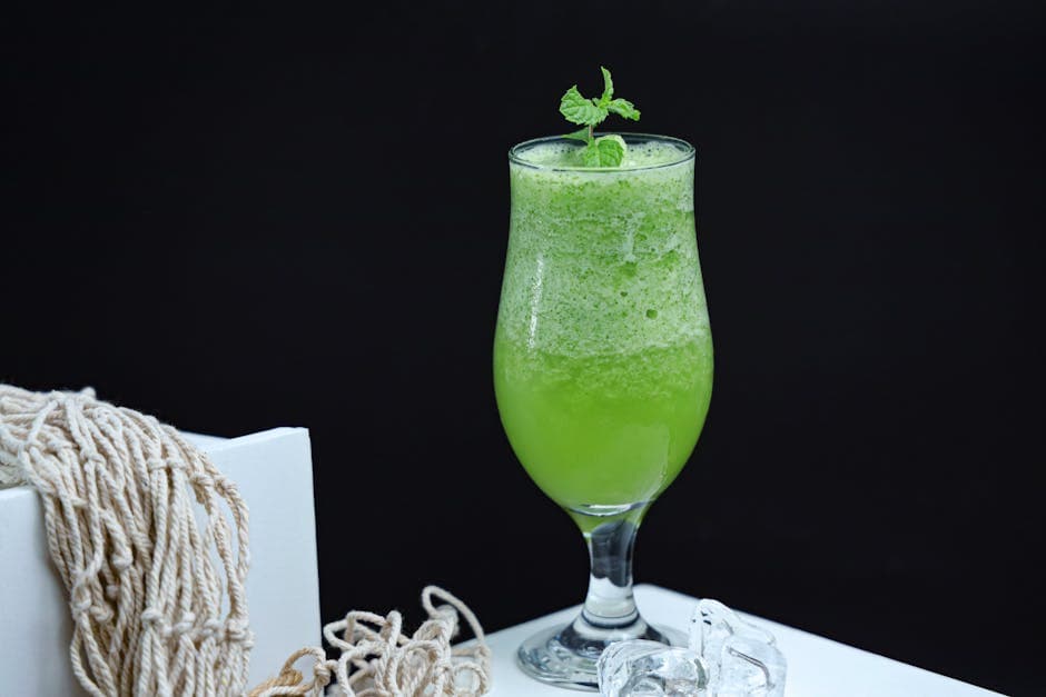 Grønn detox-juice med ingefær og mynte