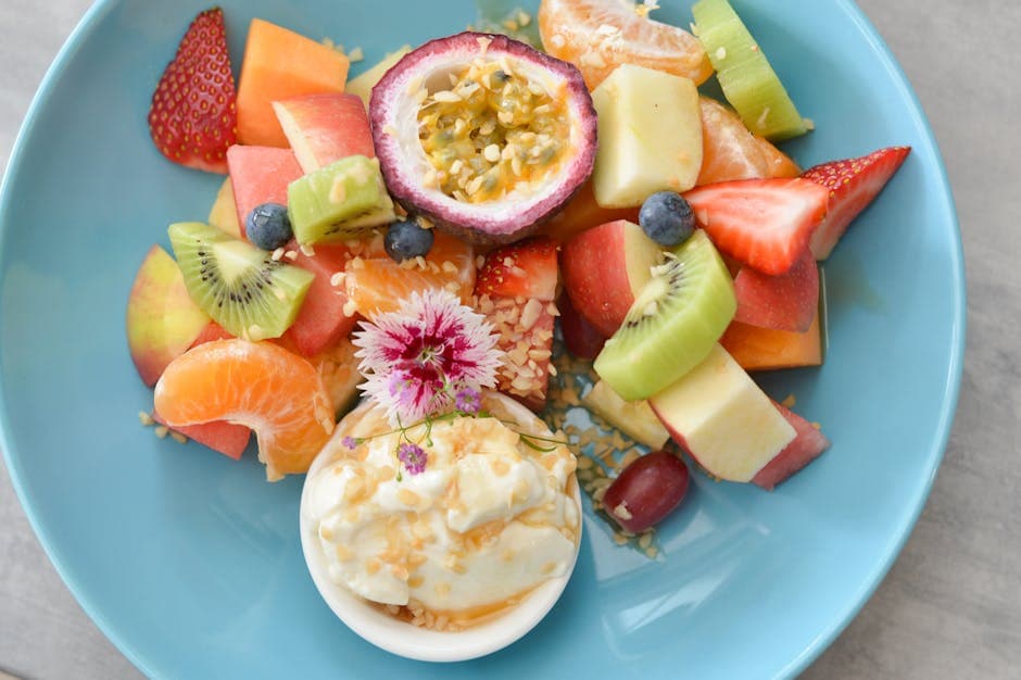 Tropisk fruktsalat med kokosromkrem