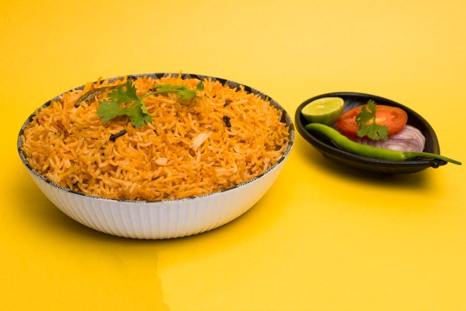 Aromatisk tomatris med kokosmelk