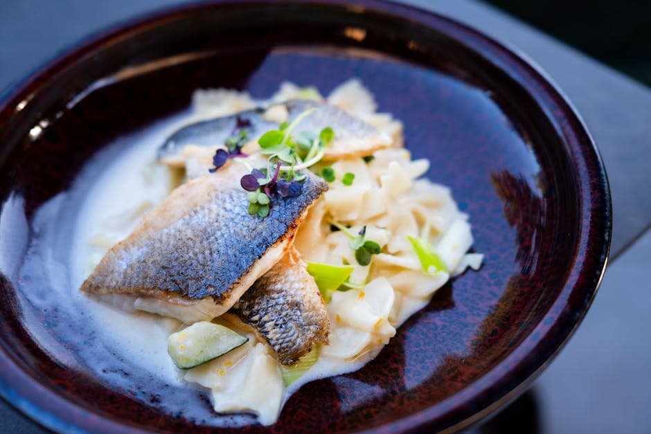 Hake i napolitansk saus med glutenfri pasta