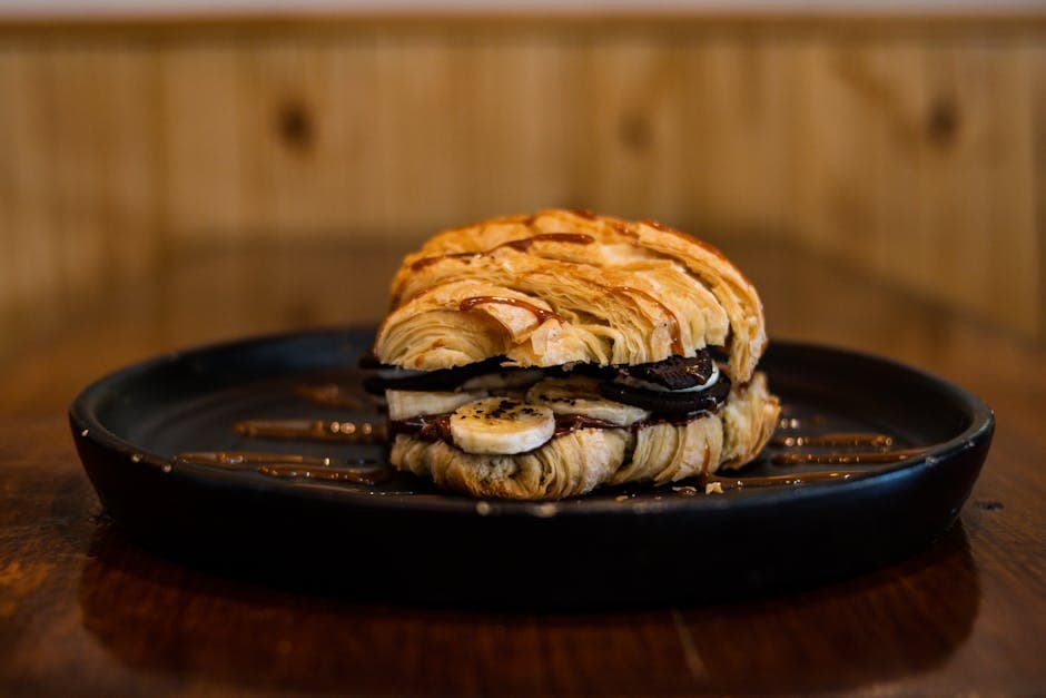 Chunky Monkey-ostesmørbrød med banan og sjokolade