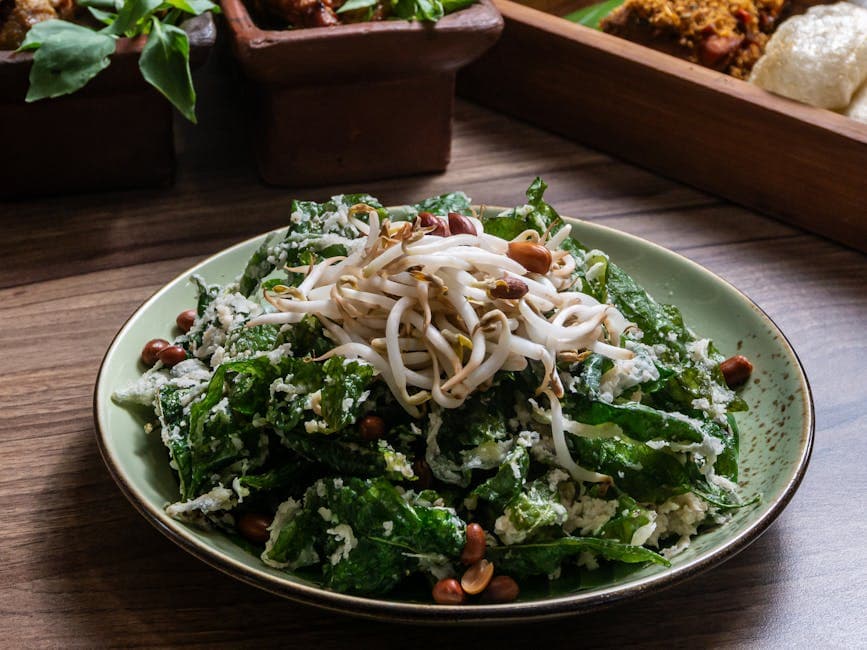 Frisk Yu Choy-salat med egg og bønnespirer