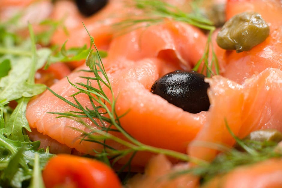 Frisk sommersalat med ansjos og kapers